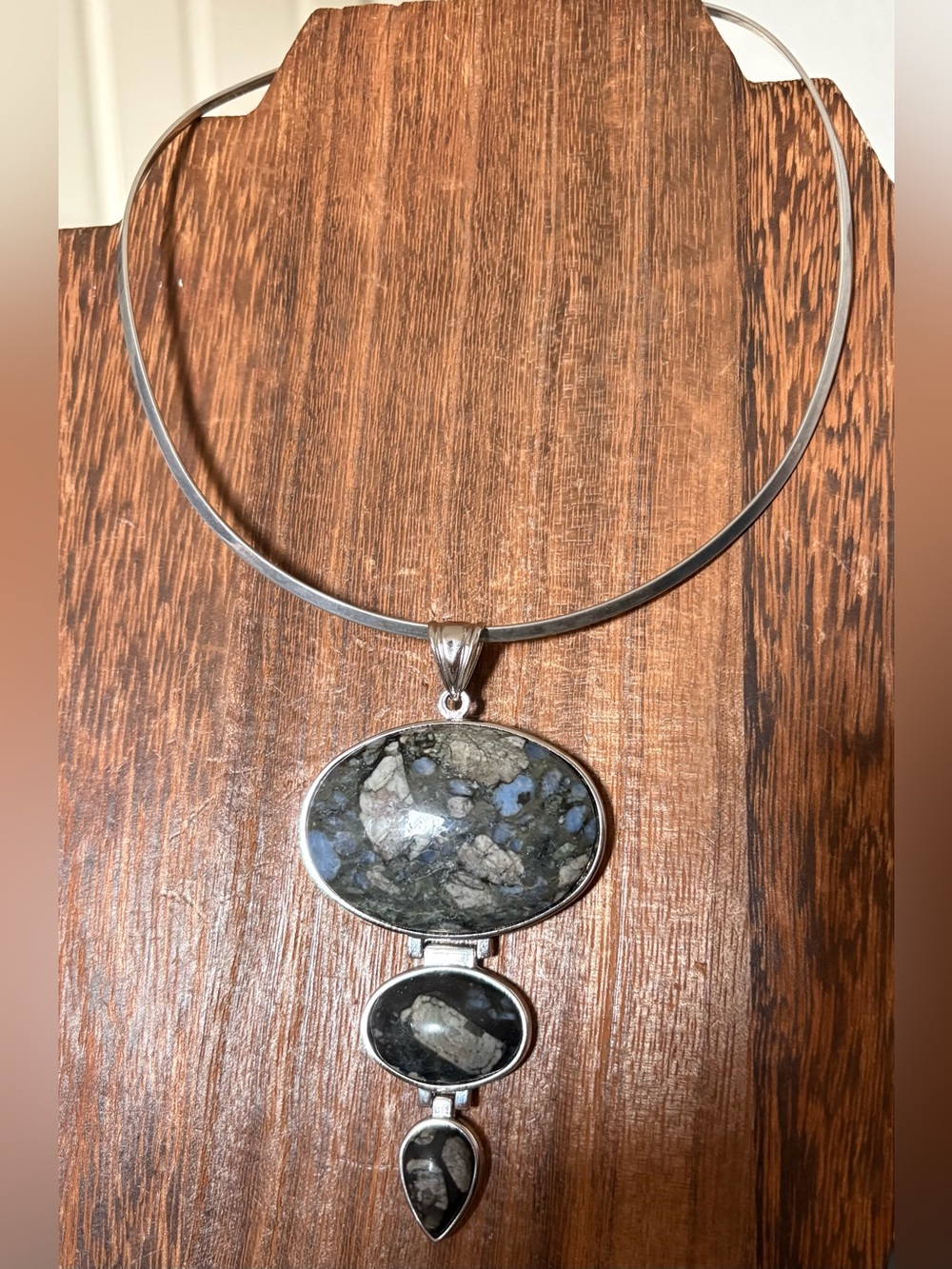 Green-Gray Jasper Pendant with silver choker Necklace